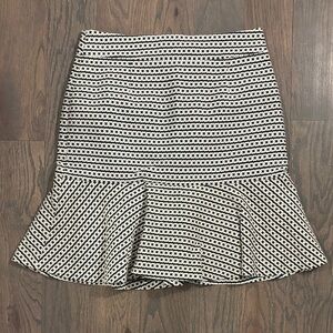 Banana Republic Lined Black and White Patterned Skirt, Size 2 - New With Tag!